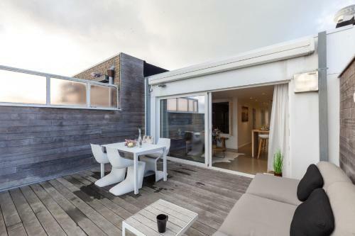 Relaxing Wellness Apartment With Sauna, Jacuzzi And 2 Terraces