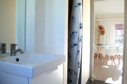 Sunny Apartment In Residential Park - de Haan