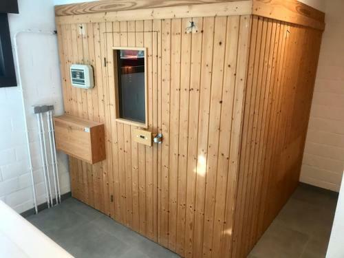 Villa C�leste Met Jacuzzi Nabij Kust De Haan