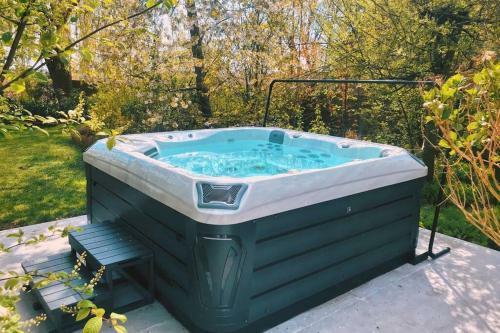 Villa C�leste Met Jacuzzi Nabij Kust De Haan