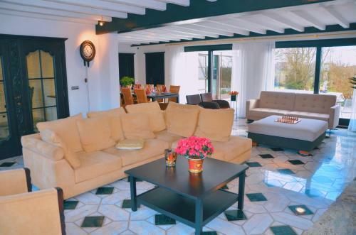 Villa C�leste Met Jacuzzi Nabij Kust De Haan