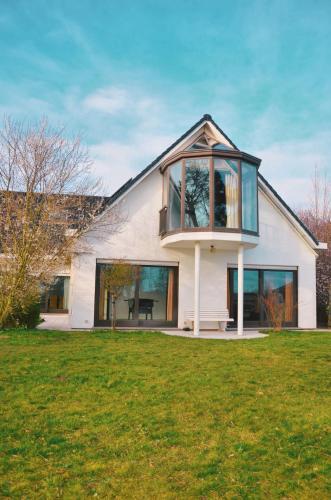 Villa C�leste Met Jacuzzi Nabij Kust De Haan