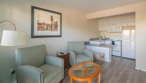 Wanderjaunt - Chic Mesa Apartments