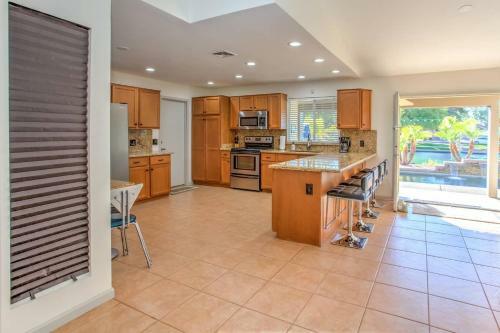 Mesa Lake Front House With Pool And Hot Tub