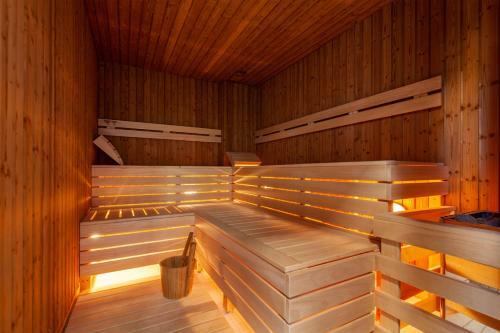 Hotel Tee Room ?eladn� & Wellness