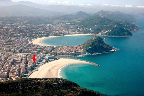 Zurriola Beachfront Luxury Apartment