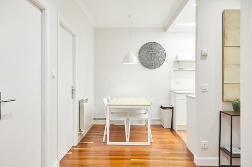 San Martin Apartment By Basque Homes