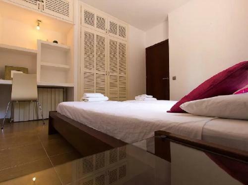 Peaceful Location And Only 10 Mins Walk To Beach!