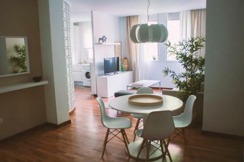 Charming Apartment - Free Parking