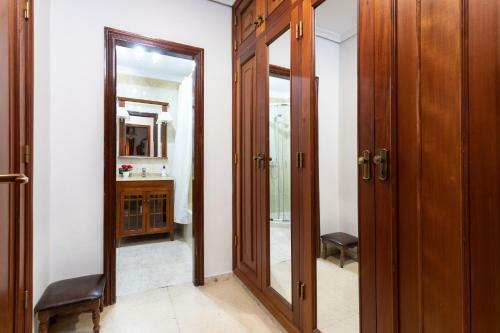 Home2book Spacious Classic Design Apartment Center