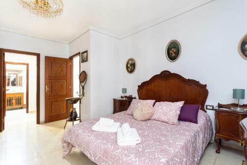 Home2book Spacious Classic Design Apartment Center