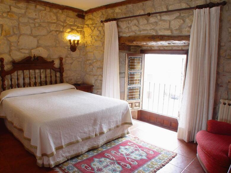 Hotel Tres Coronas De Silos