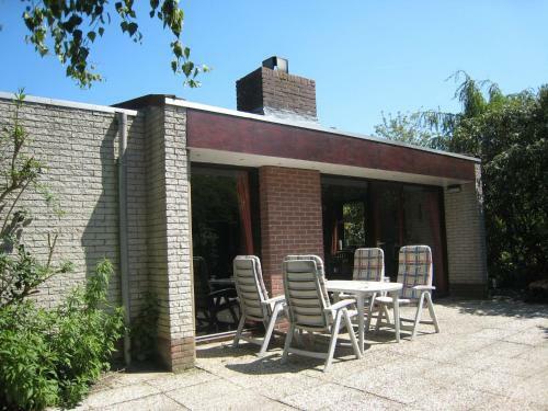 Quaint Holiday Home In Kamperland With Garden