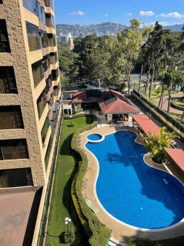 Apartamento Zona 10 Con Piscina