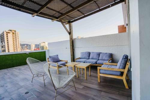 Comfy Apartment - Self Check In & Free Parking