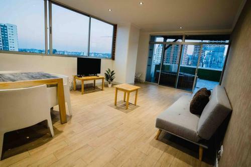 Comfy Apartment - Self Check In & Free Parking