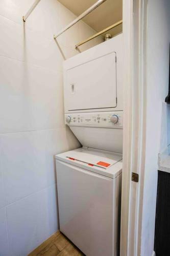 Comfy Apartment - Self Check In & Free Parking