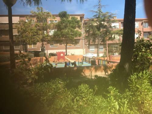 Inviting 2-bed Apartment In Sax Historical Spain