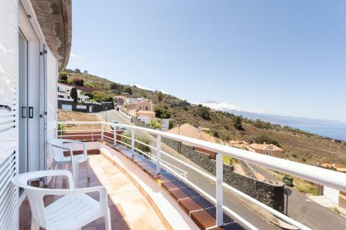 Home2book Stunning Villa Raquel, Pool & View
