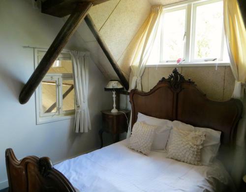 The Black Horse B&B & More