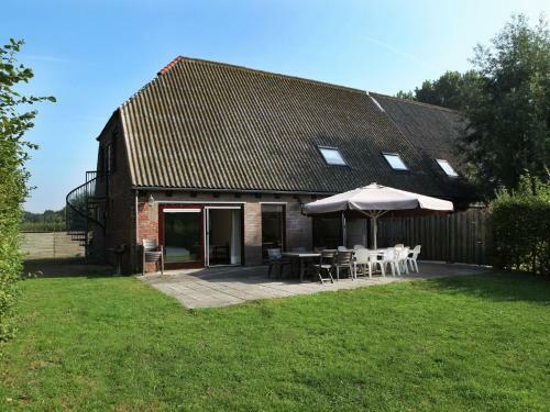 Agroturismo Spacious Farmhouse In Eede With Private Terrace