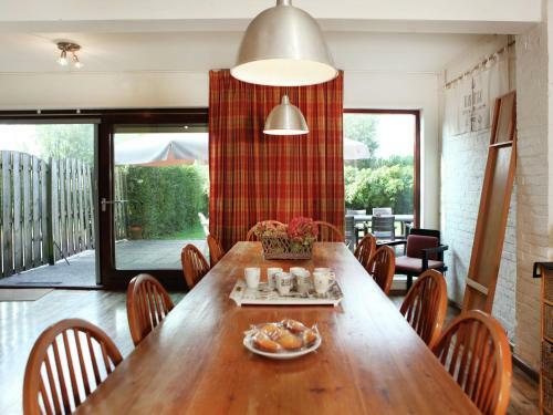 Agroturismo Spacious Farmhouse In Eede With Private Terrace