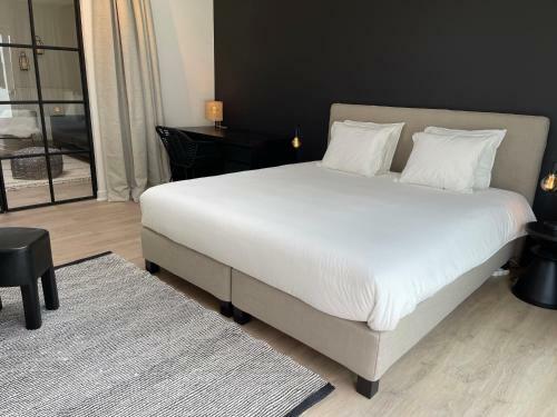 Unique Luxury Apartment With Cosy Garden!