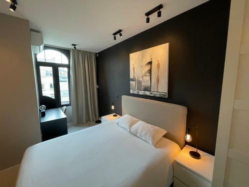 3 Room Luxury Design Apartment