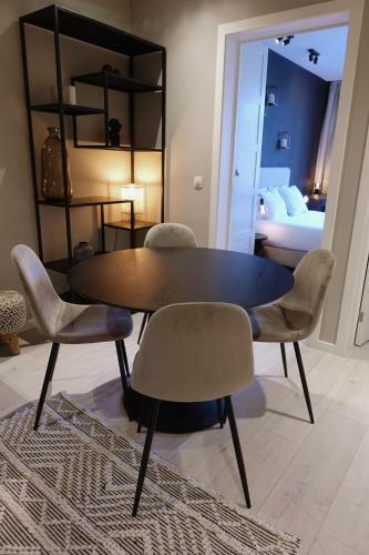 3 Room Luxury Design Apartment