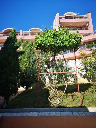 Seaview Apartment Complex Karia