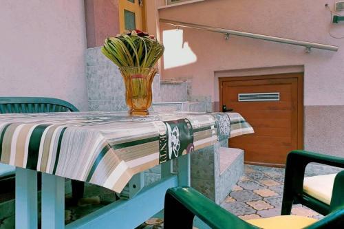 Apartamento ?ouse With Cute Little Yard