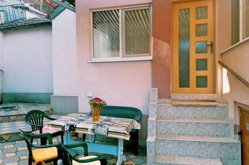 Apartamento ?ouse With Cute Little Yard