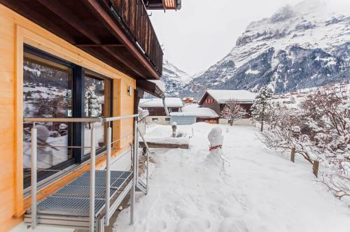 Chic Alpine Apartment For 5 - Perfect For Skiers