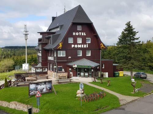 Hotel A Restaurace Pomez�