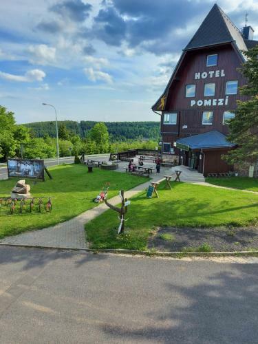 Hotel A Restaurace Pomez�