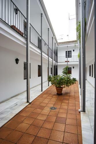 Apartamento Monsalves Courtyard By Valcambre