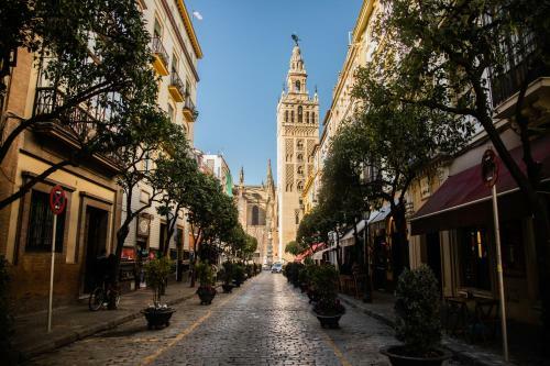 Apartamento Rodrigo De Triana Courtyard By Valcambre