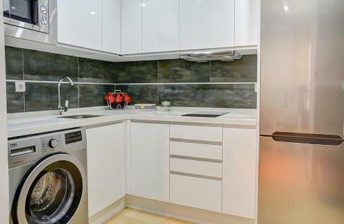 Deluxe Apartment San Julian With Parking