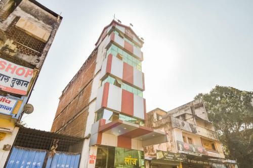 Spot On 61105 Hotel Rajhans