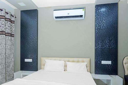 Oyo Flagship 83429 Hotel Kamdhenu Palace