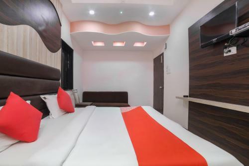 Hotel Oyo 61135 Halwai Association