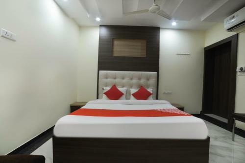 Hotel Oyo 61135 Halwai Association