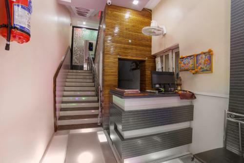 Hotel Oyo 61135 Halwai Association