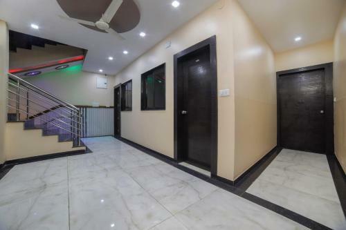 Hotel Oyo 61135 Halwai Association