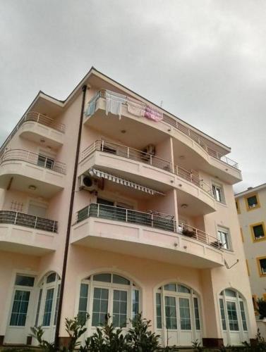 Apartments With A Parking Space Makarska - 17709