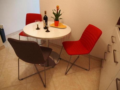 Apartments With A Parking Space Makarska - 9129