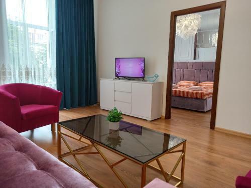 Elegant Lux Apartment In Central Square