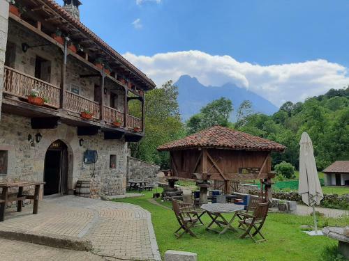 Hotel La Casa Vieja En Valde�n