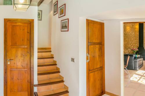 Beautiful Mallorcan Villa With Pool In Soller