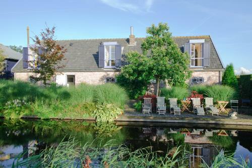 Bed & Breakfast Buitenplaats De Blauwe Meije